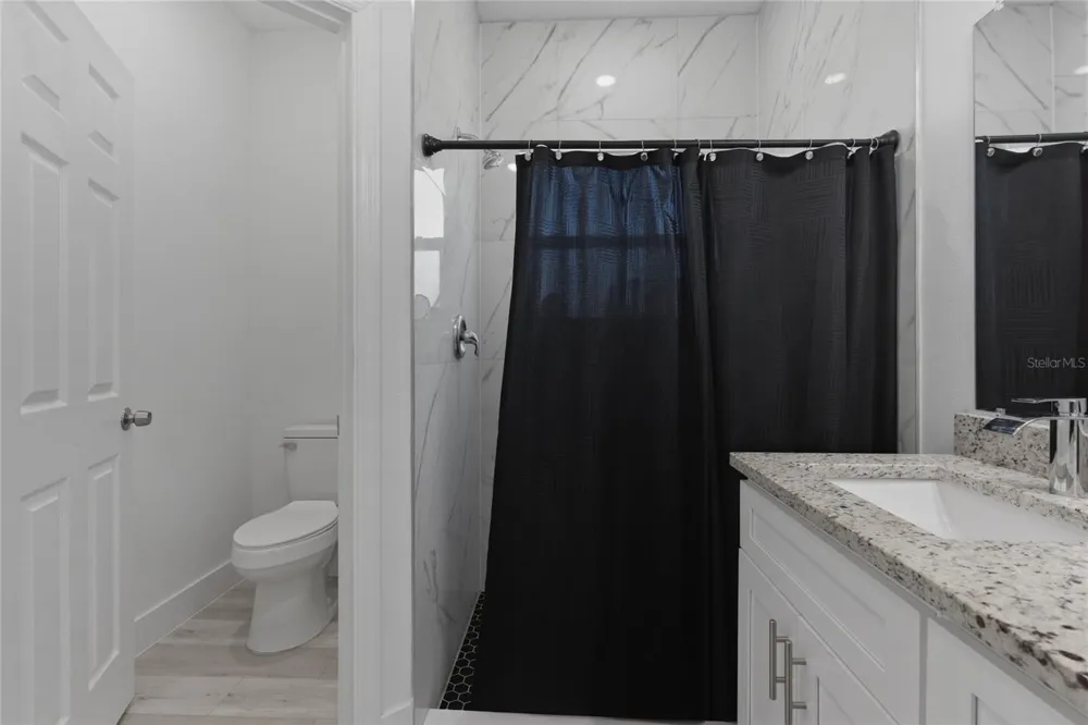 14 FISHER PLACE Ocklawaha, FL 32179
