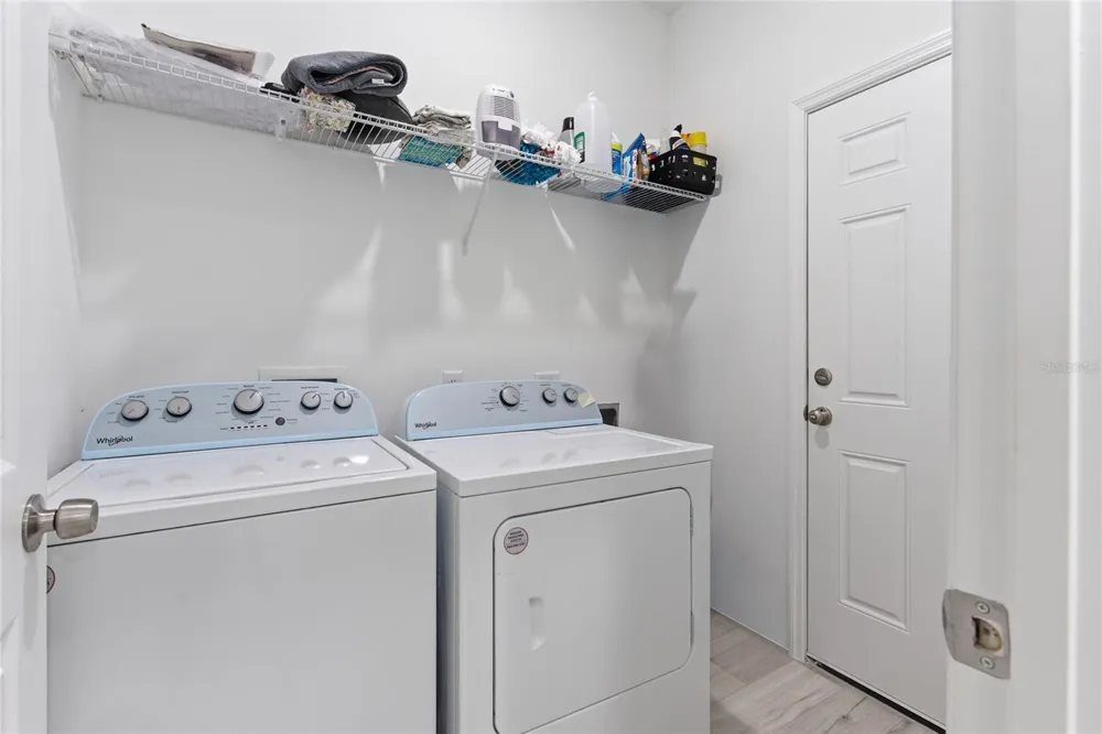 14 FISHER PLACE Ocklawaha, FL 32179