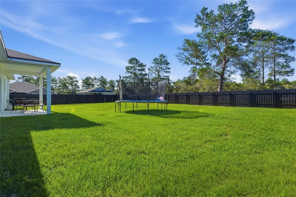 14 FISHER PLACE Ocklawaha, FL 32179