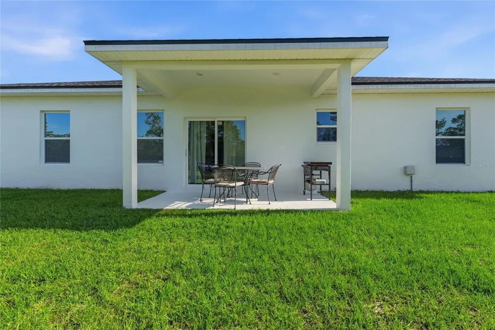 14 FISHER PLACE Ocklawaha, FL 32179