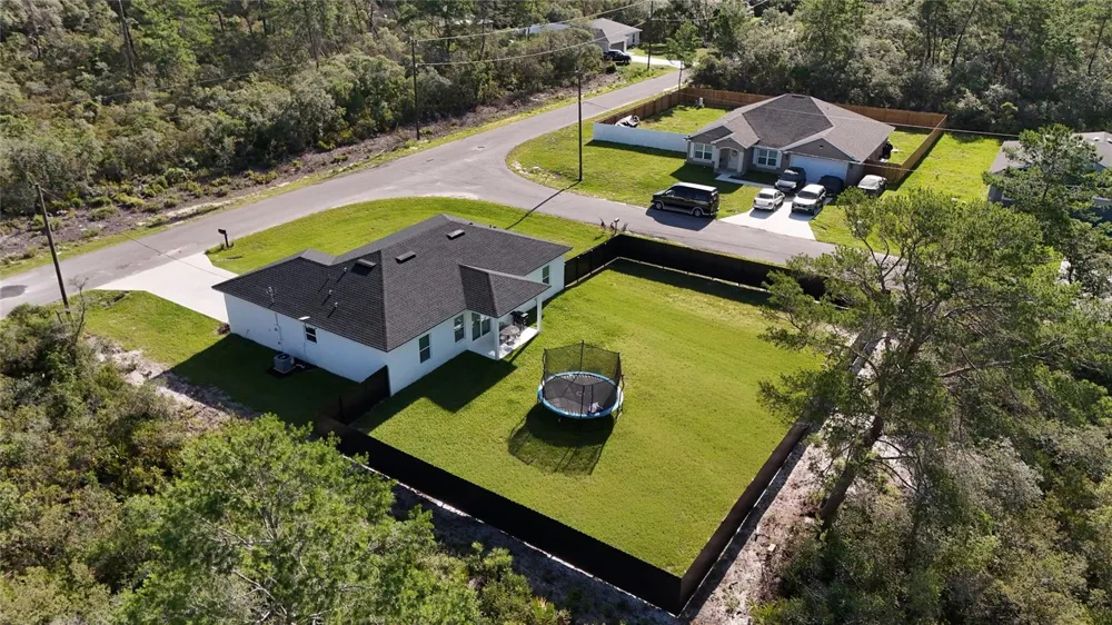 14 FISHER PLACE Ocklawaha, FL 32179