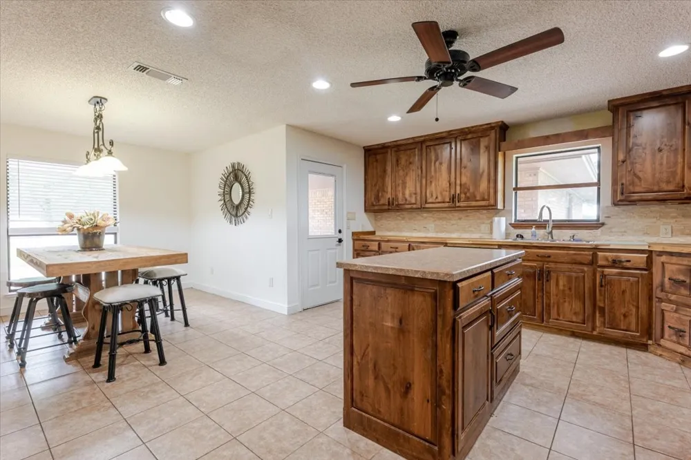 606 Grindstone Road Brock, TX 76087