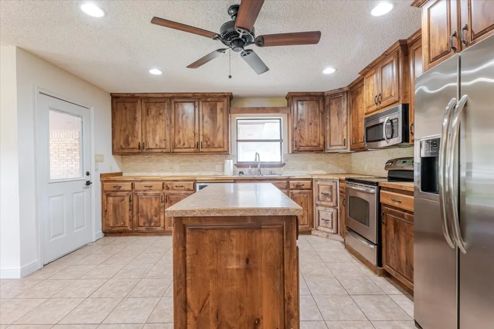 606 Grindstone Road Brock, TX 76087