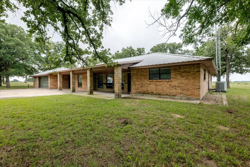 606 Grindstone Road Brock, TX 76087