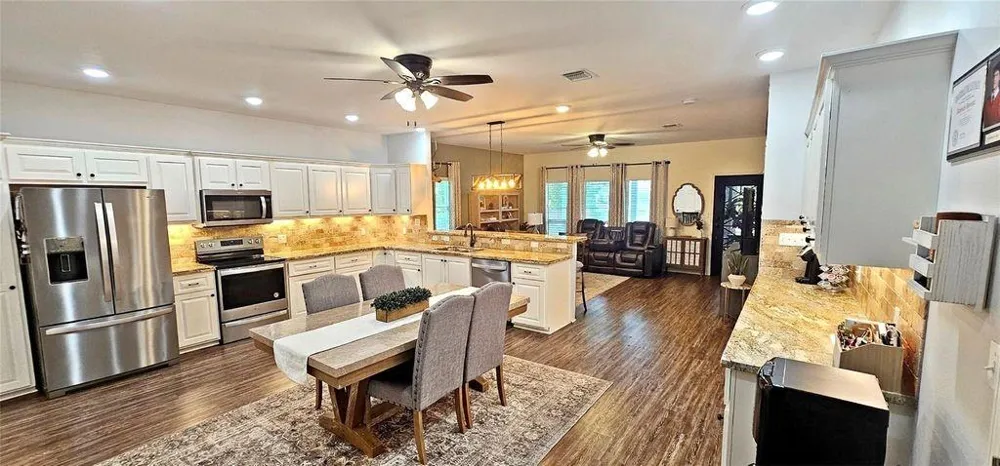 201 Smith Street Columbus, TX 78934