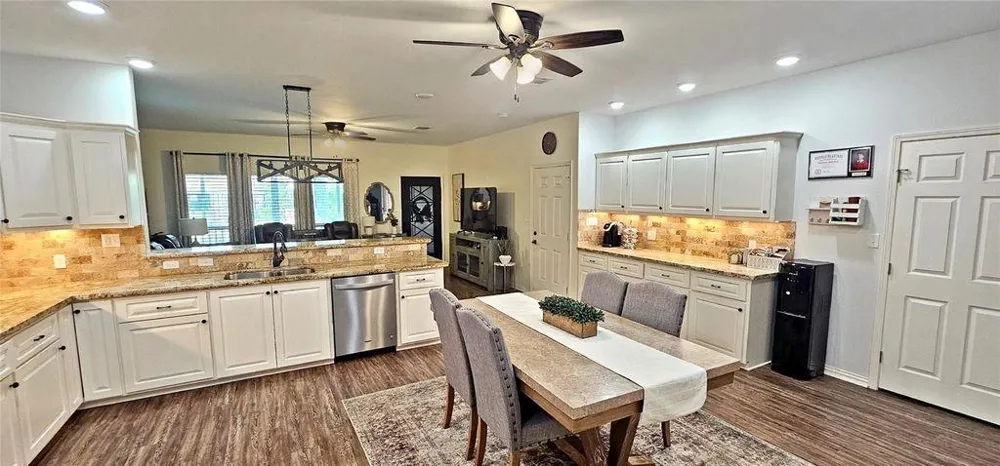 201 Smith Street Columbus, TX 78934