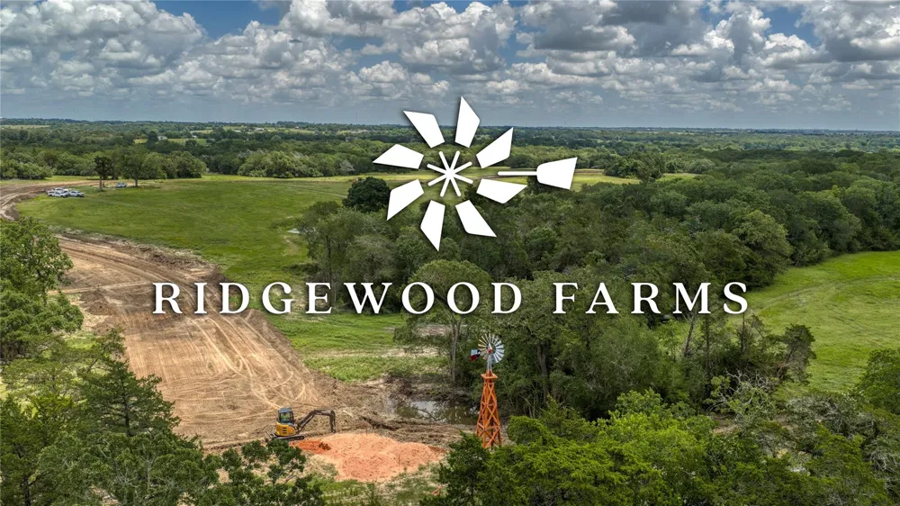 22 Ridgewood Farms Way Brenham, TX 77833