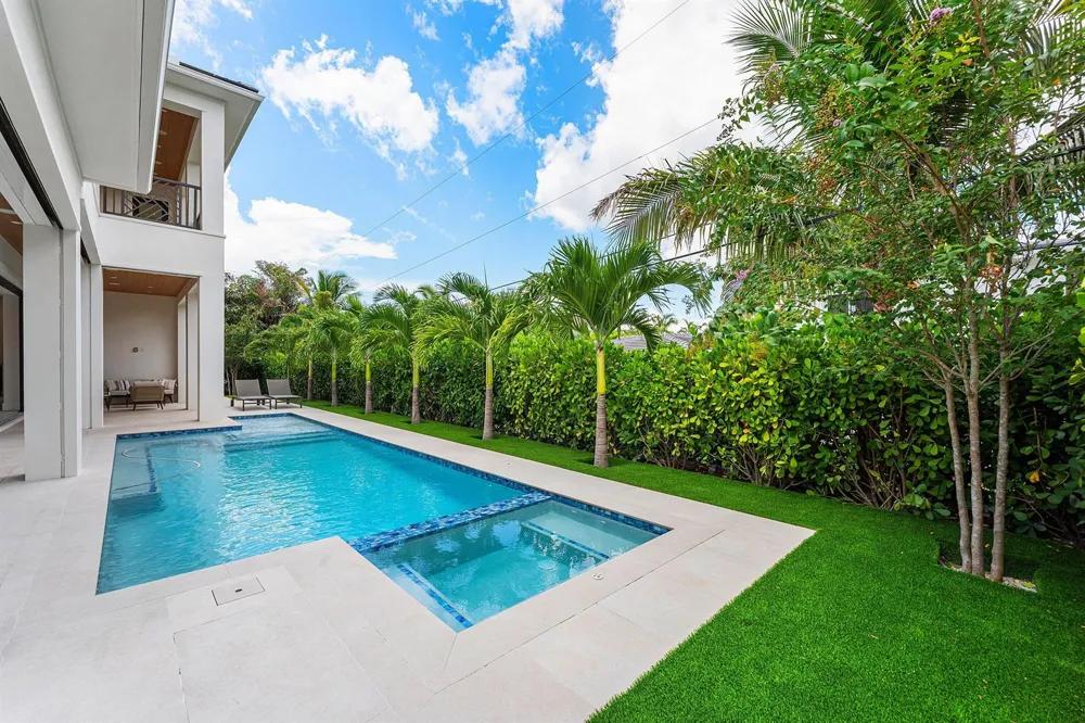 2609 NE 27th Way Fort Lauderdale, FL 33306