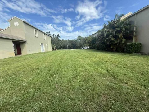 2527 SE Ruskin Drive