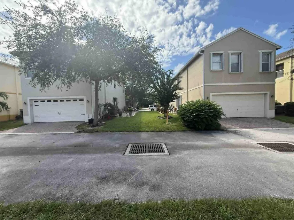 2527 SE Ruskin Drive Port St. Lucie, FL 34952