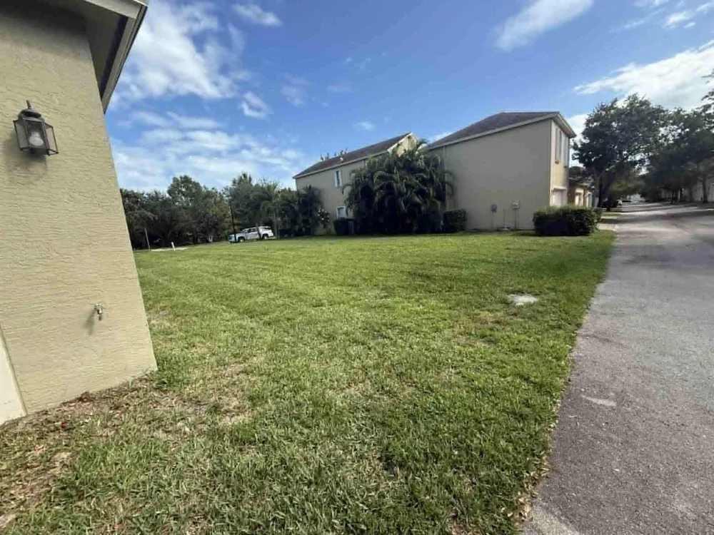 2527 SE Ruskin Drive Port St. Lucie, FL 34952