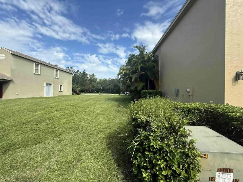 2527 SE Ruskin Drive Port St. Lucie, FL 34952