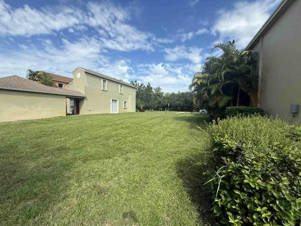 2527 SE Ruskin Drive Port St. Lucie, FL 34952