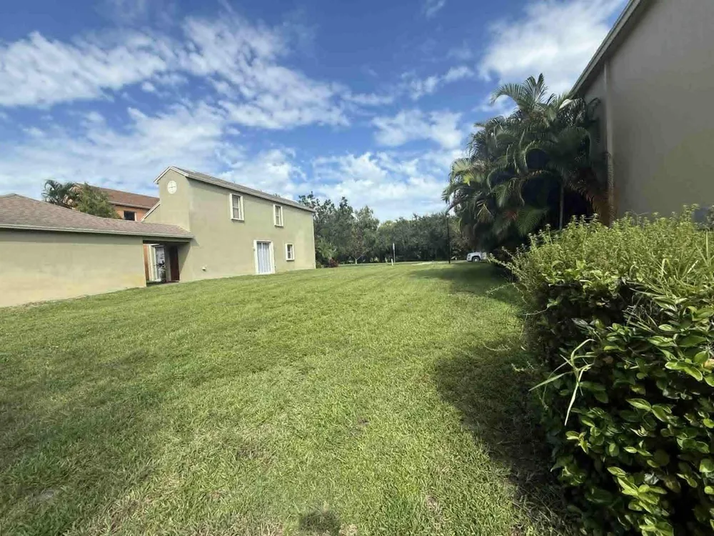 2527 SE Ruskin Drive Port St. Lucie, FL 34952