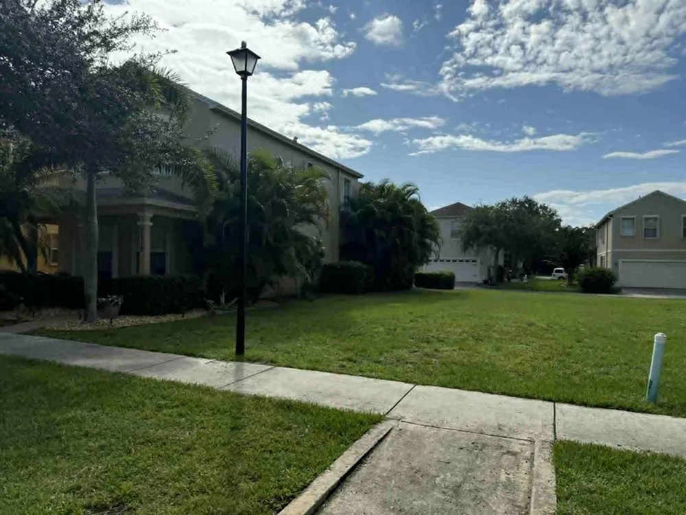 2527 SE Ruskin Drive Port St. Lucie, FL 34952