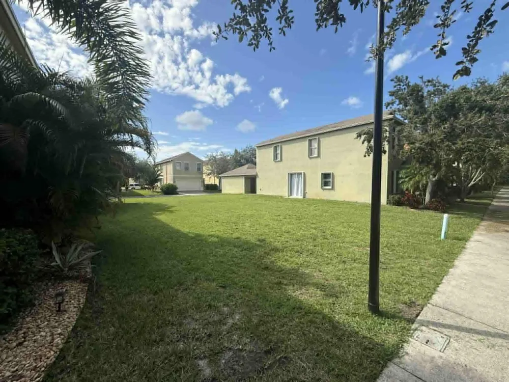 2527 SE Ruskin Drive Port St. Lucie, FL 34952