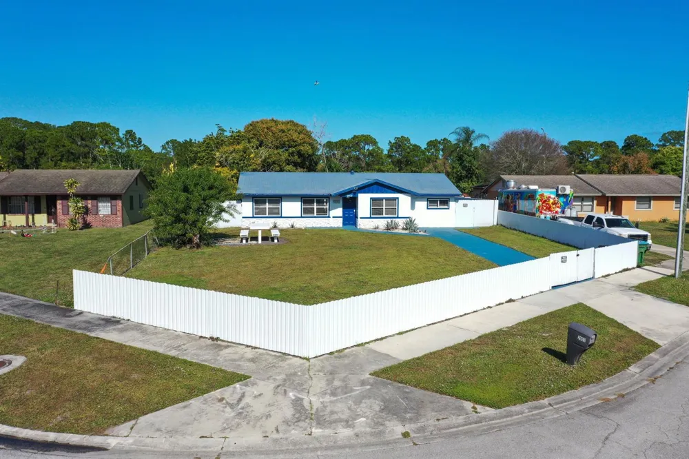 2902 Essex Drive Fort Pierce, FL 34946