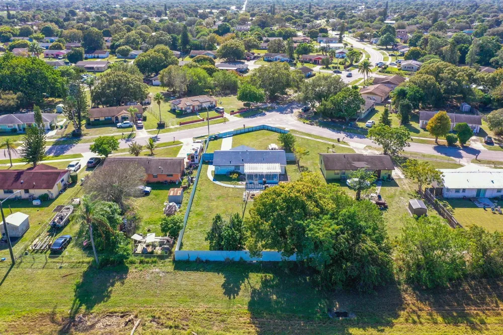 2902 Essex Drive Fort Pierce, FL 34946