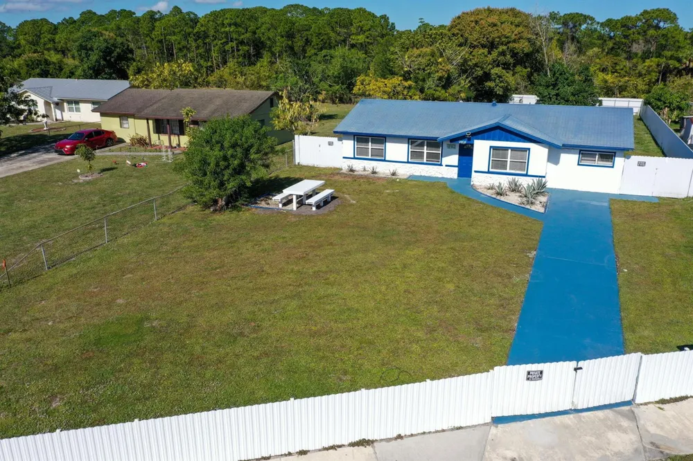 2902 Essex Drive Fort Pierce, FL 34946