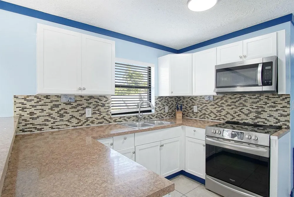 2902 Essex Drive Fort Pierce, FL 34946