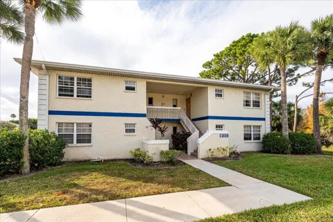 1506 SE Royal Green Circle #204