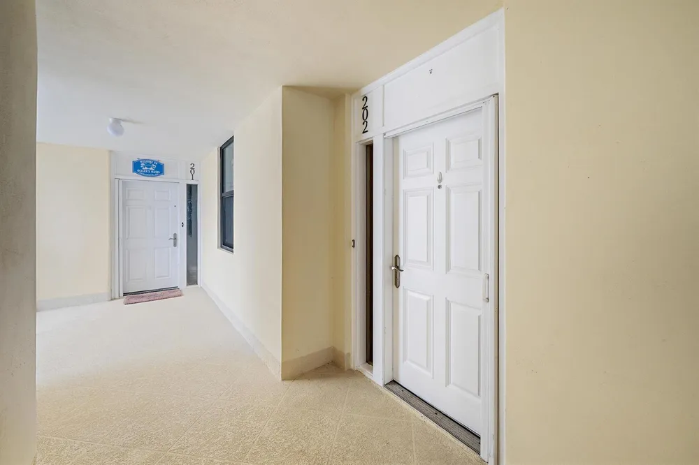 200 Beach Road #202 Tequesta, FL 33469