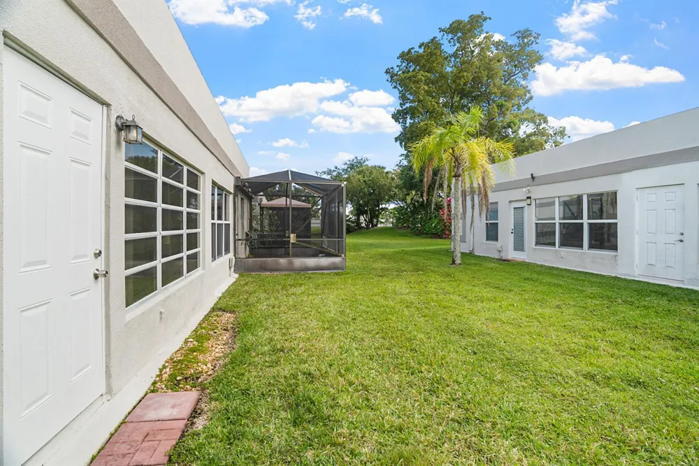 18900 Stewart Circle #7 Boca Raton, FL 33496