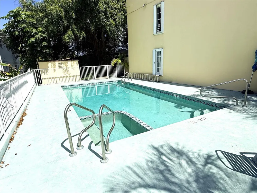 3213 NE 16th Street #112 Pompano Beach, FL 33062