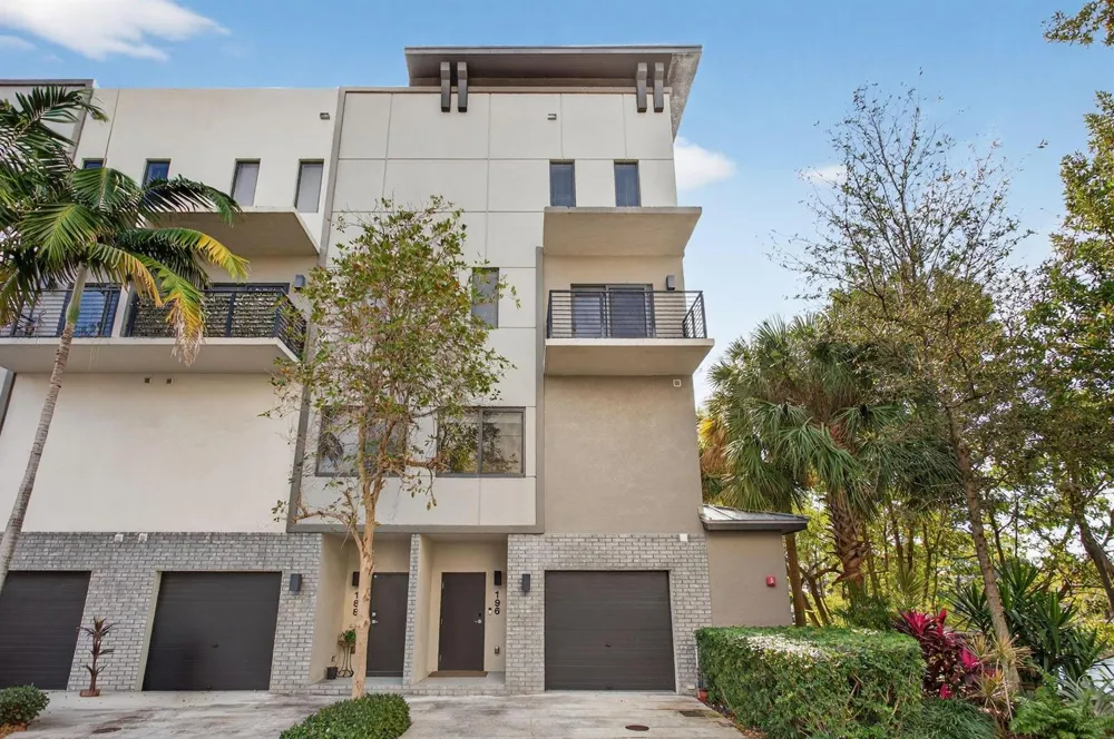 196 SE 4th Terrace #K-1 Pompano Beach, FL 33060