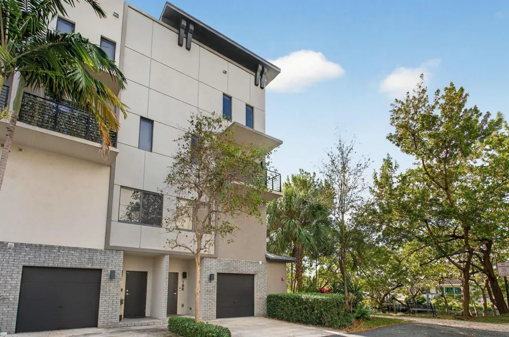 196 SE 4th Terrace #K-1 Pompano Beach, FL 33060