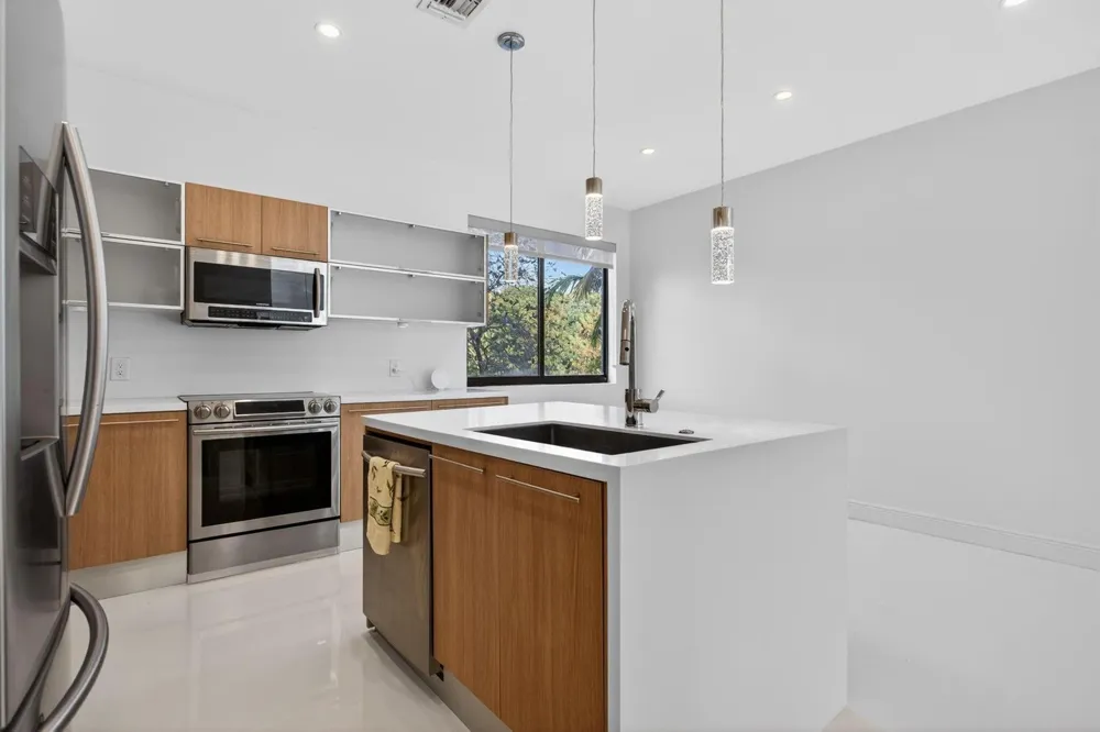 196 SE 4th Terrace #K-1 Pompano Beach, FL 33060