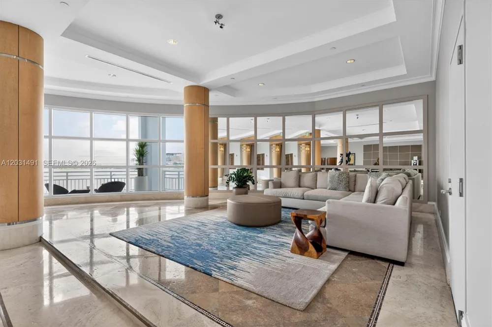 848 Brickell Key Dr #3402 Miami, FL 33131