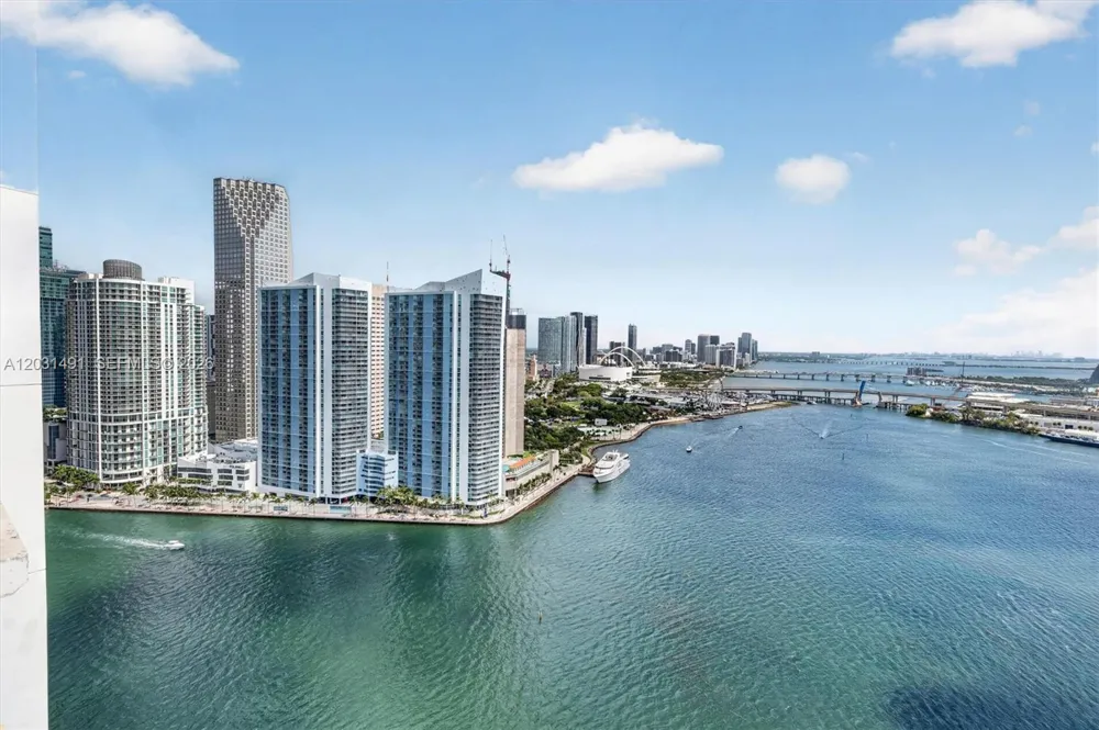 848 Brickell Key Dr #3402 Miami, FL 33131