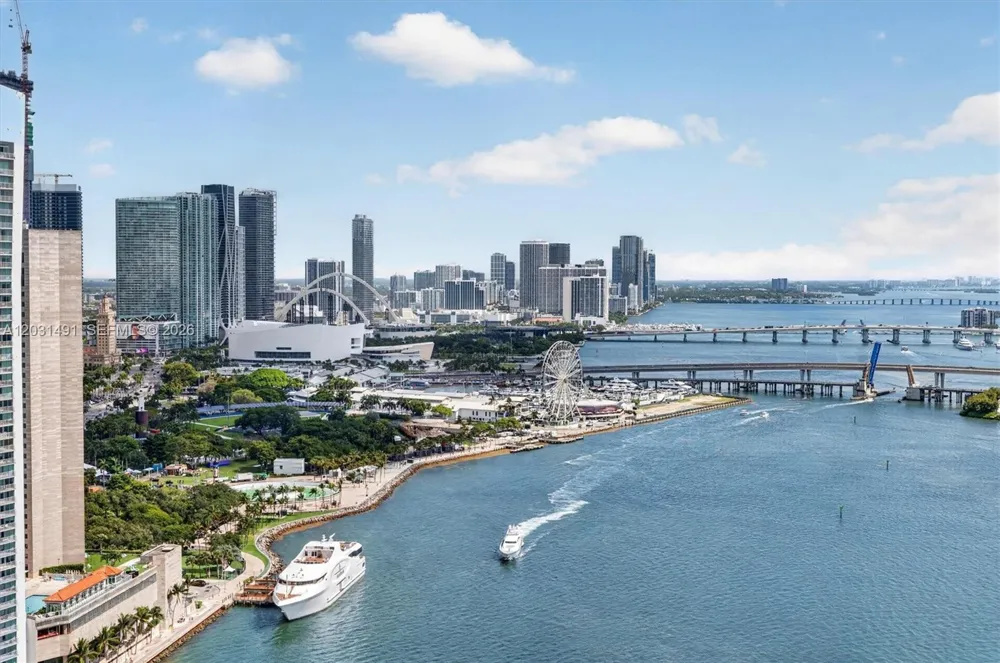 848 Brickell Key Dr #3402 Miami, FL 33131