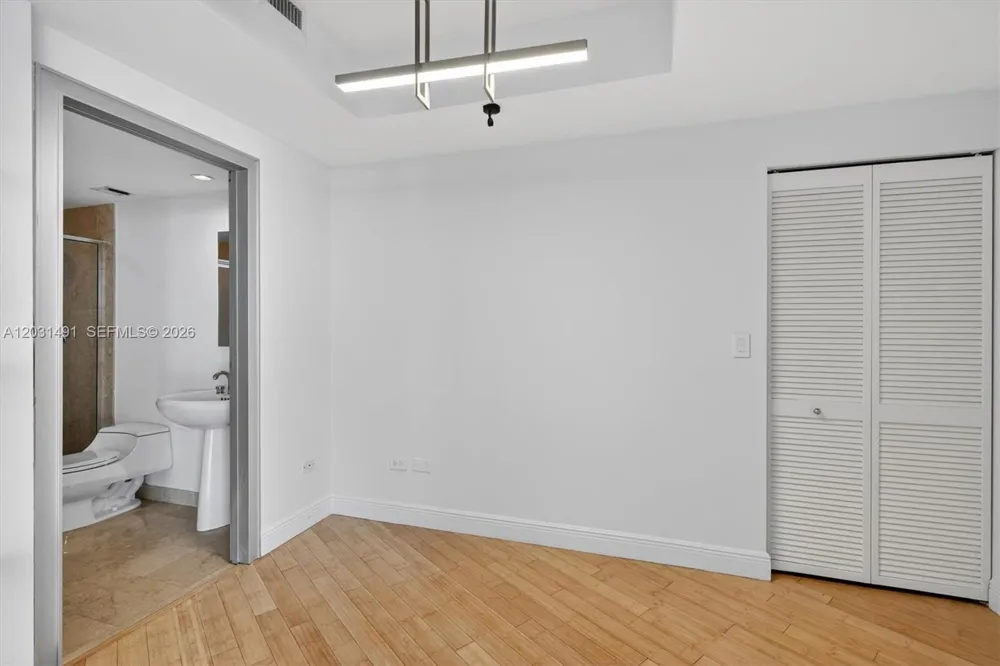 848 Brickell Key Dr #3402 Miami, FL 33131