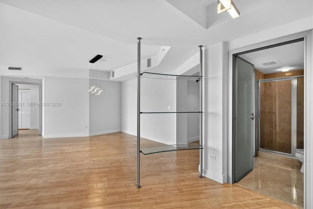848 Brickell Key Dr #3402 Miami, FL 33131