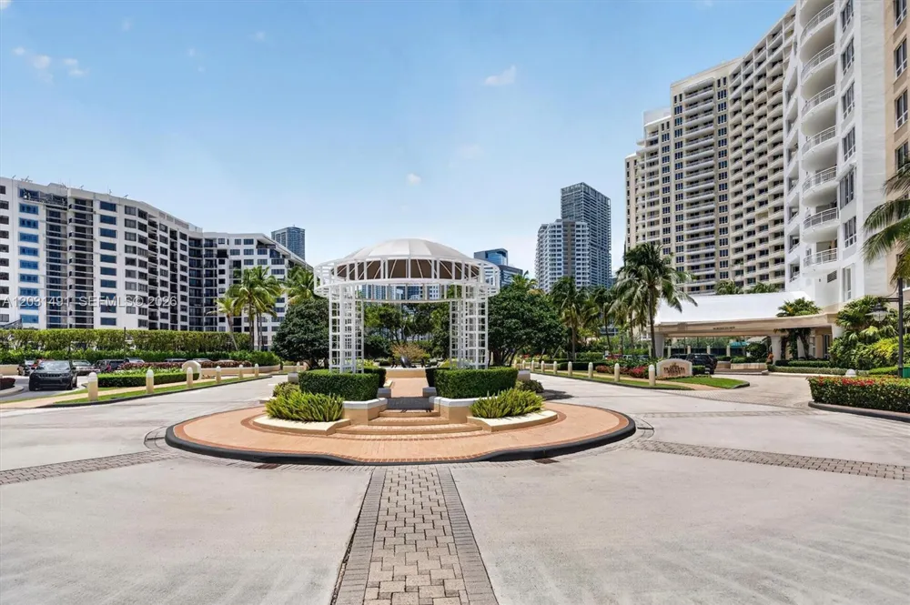 848 Brickell Key Dr #3402 Miami, FL 33131