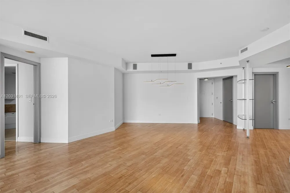 848 Brickell Key Dr #3402 Miami, FL 33131