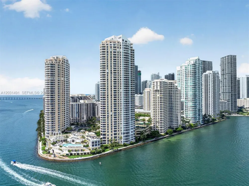 848 Brickell Key Dr #3402 Miami, FL 33131