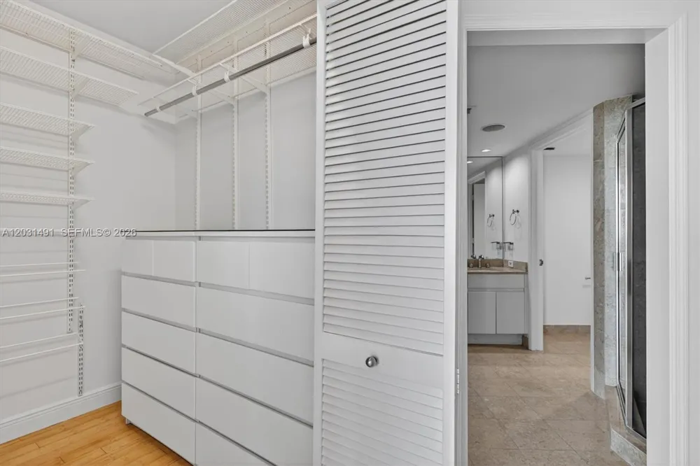 848 Brickell Key Dr #3402 Miami, FL 33131