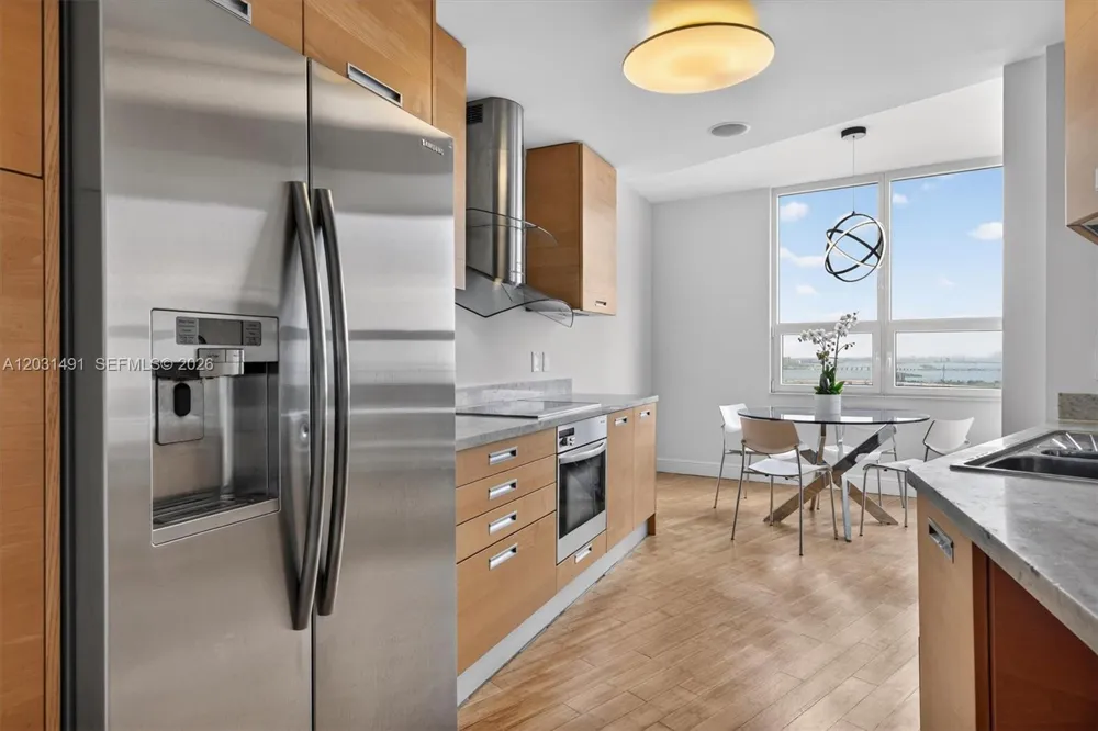 848 Brickell Key Dr #3402 Miami, FL 33131