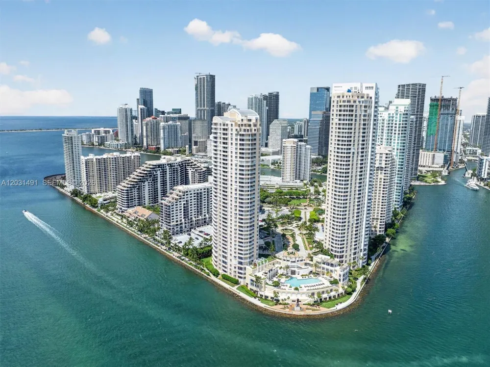 848 Brickell Key Dr #3402 Miami, FL 33131