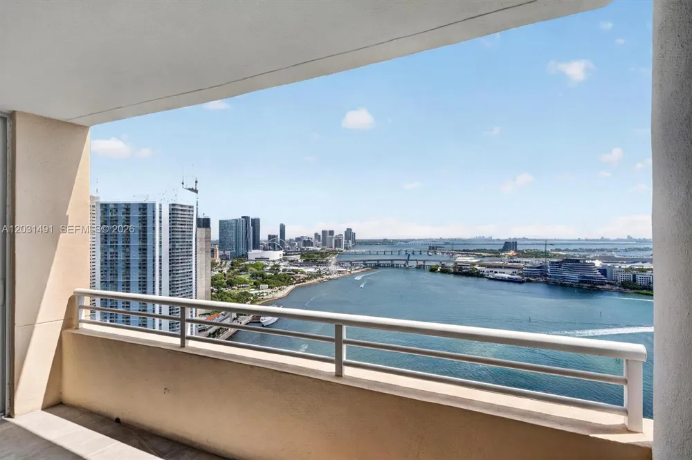 848 Brickell Key Dr #3402 Miami, FL 33131