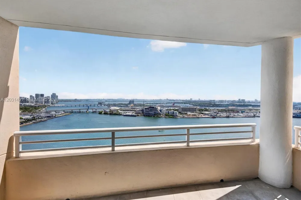 848 Brickell Key Dr #3402 Miami, FL 33131