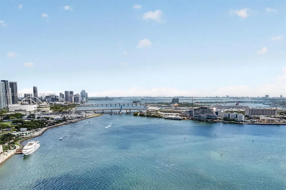 848 Brickell Key Dr #3402 Miami, FL 33131