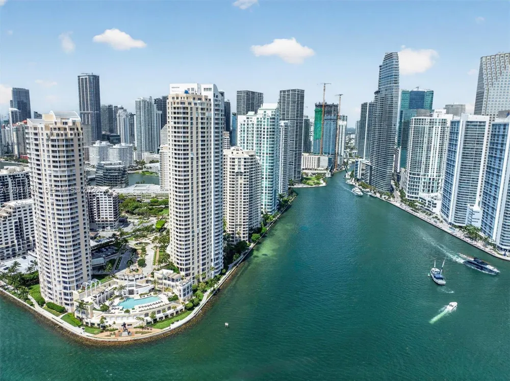 848 Brickell Key Dr #3402 Miami, FL 33131