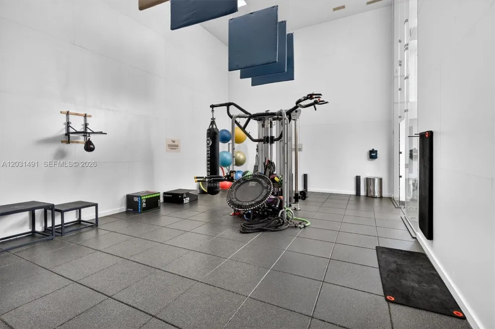 848 Brickell Key Dr #3402 Miami, FL 33131