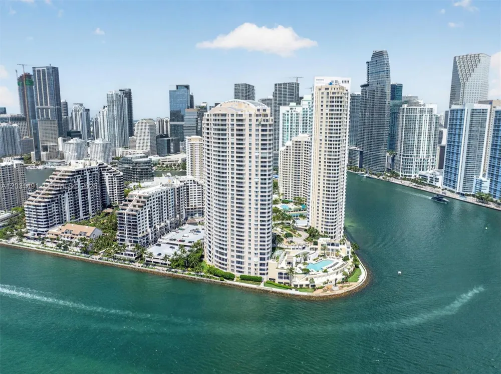 848 Brickell Key Dr #3402 Miami, FL 33131