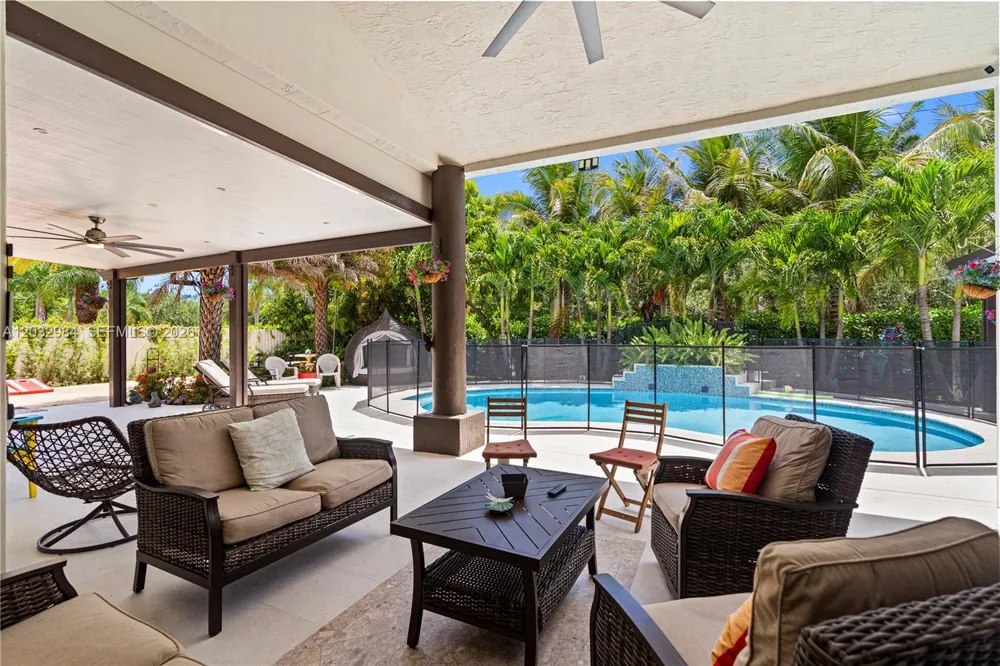 16601 SW 87th Ct Palmetto Bay, FL 33157