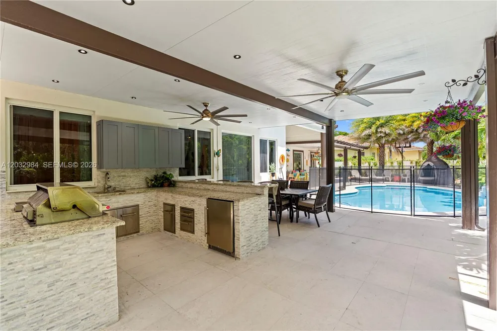 16601 SW 87th Ct Palmetto Bay, FL 33157